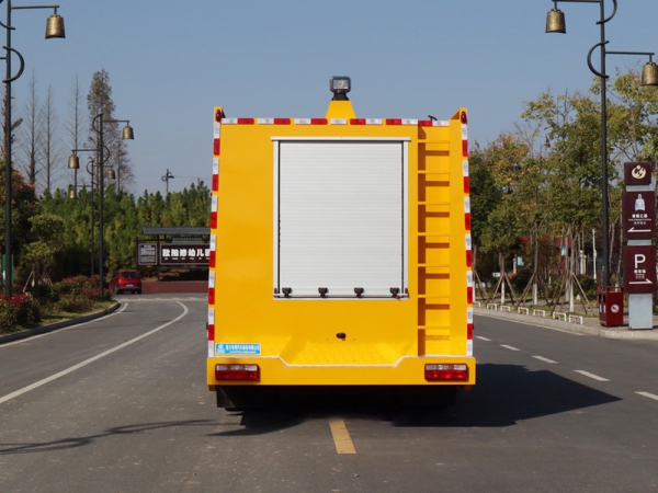 東風(fēng)D9大流量排水車